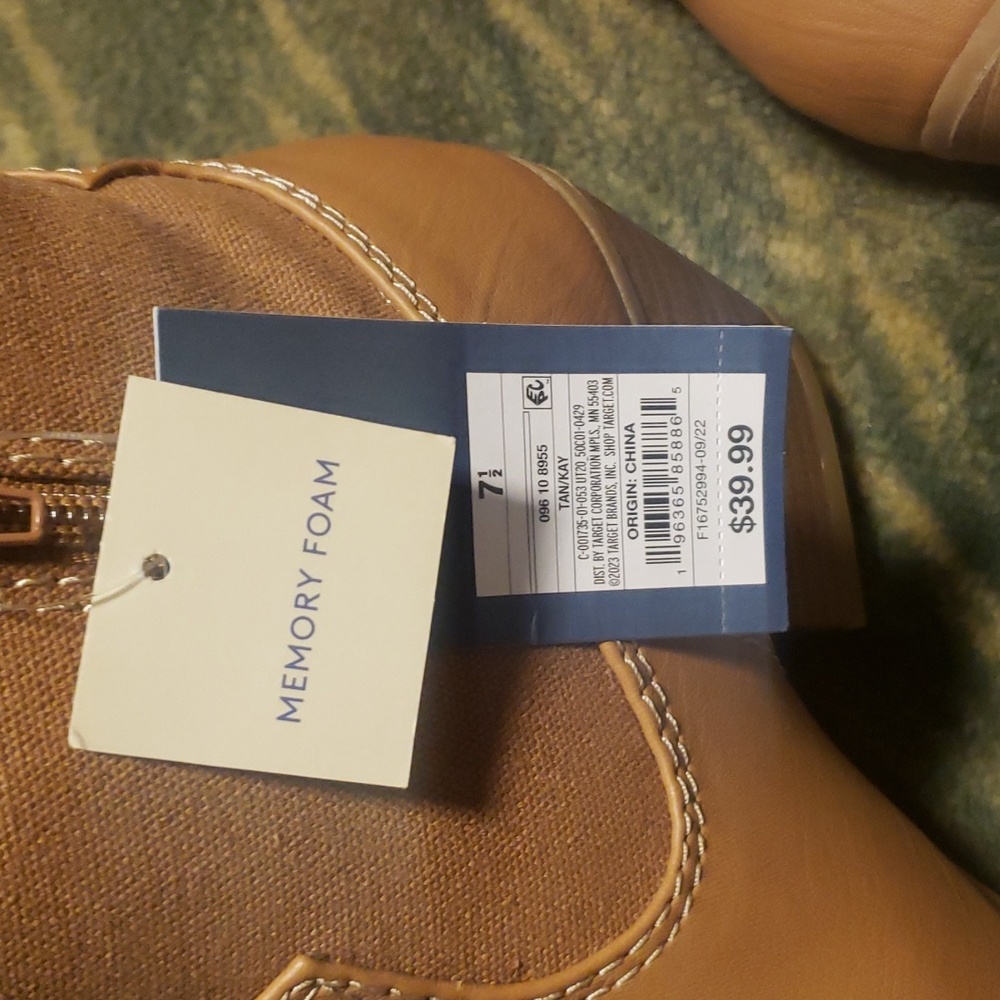 Boots - Picture 5 of 5